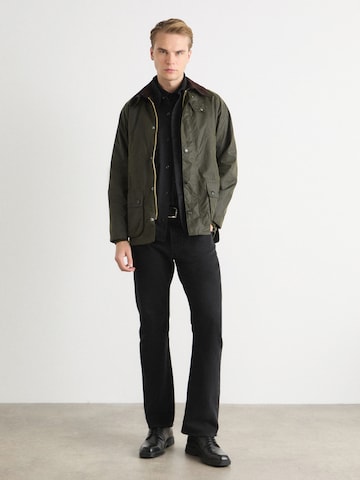 Barbour Φθινοπωρινό και ανοιξιάτικο μπουφάν 'Bedale Wax Archive' σε πράσινο