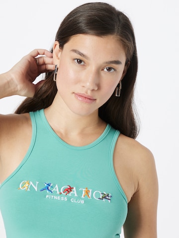 On Vacation Club Top in Blau