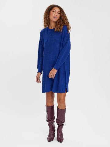 Vero Moda Curve Gebreide jurk 'Lea' in Blauw