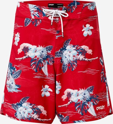 Regular Boardshorts OAKLEY en rouge : devant