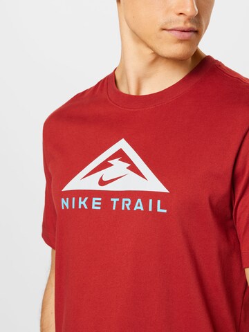 NIKE - Camiseta funcional en rojo