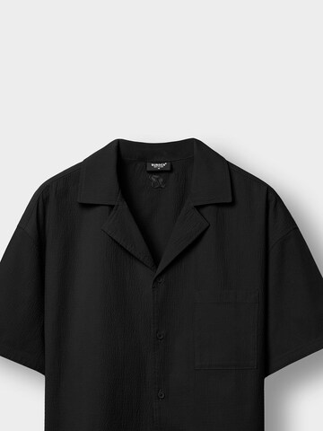 Burocs Regular Fit Hemd 'Solid Seersucker'‌‌‌‌‌ in Schwarz