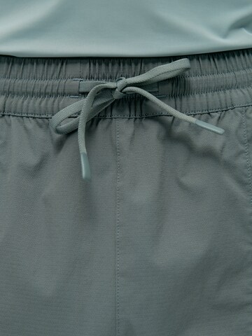Born Regular Sportbroek 'Rhein 2.0' in Groen