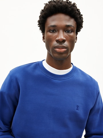 ARMEDANGELS Sweatshirt in Blue