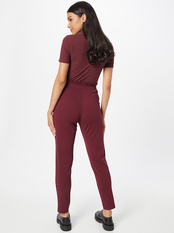 JDY Regular Pleat-Front Pants 'Catia' in Red