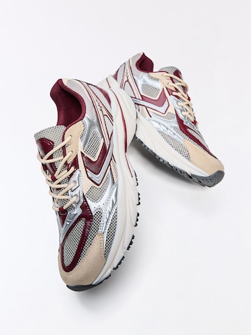 Bershka Rövid szárú sportcipők - piros