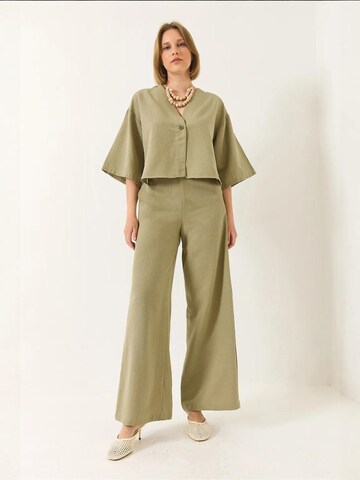 Completo pantalone di Bianco Lucci in verde