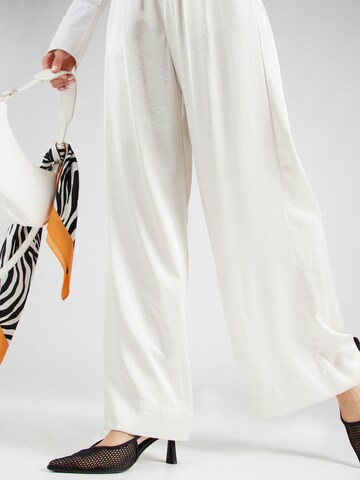 mbym Wide leg Broek 'Asaka' in Wit