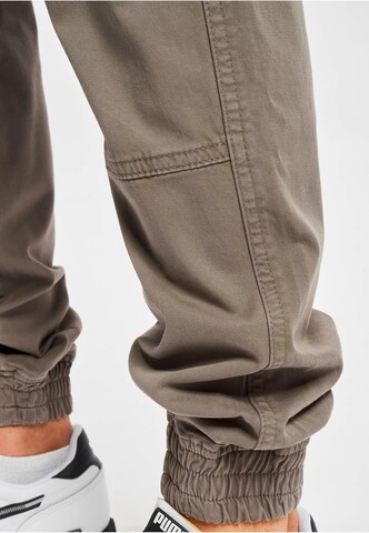 2Y Premium Tapered Cargo Jeans in Grey