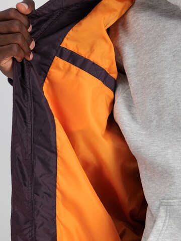 ALPHA INDUSTRIES Átmeneti dzseki 'MA-1 TT' - lila