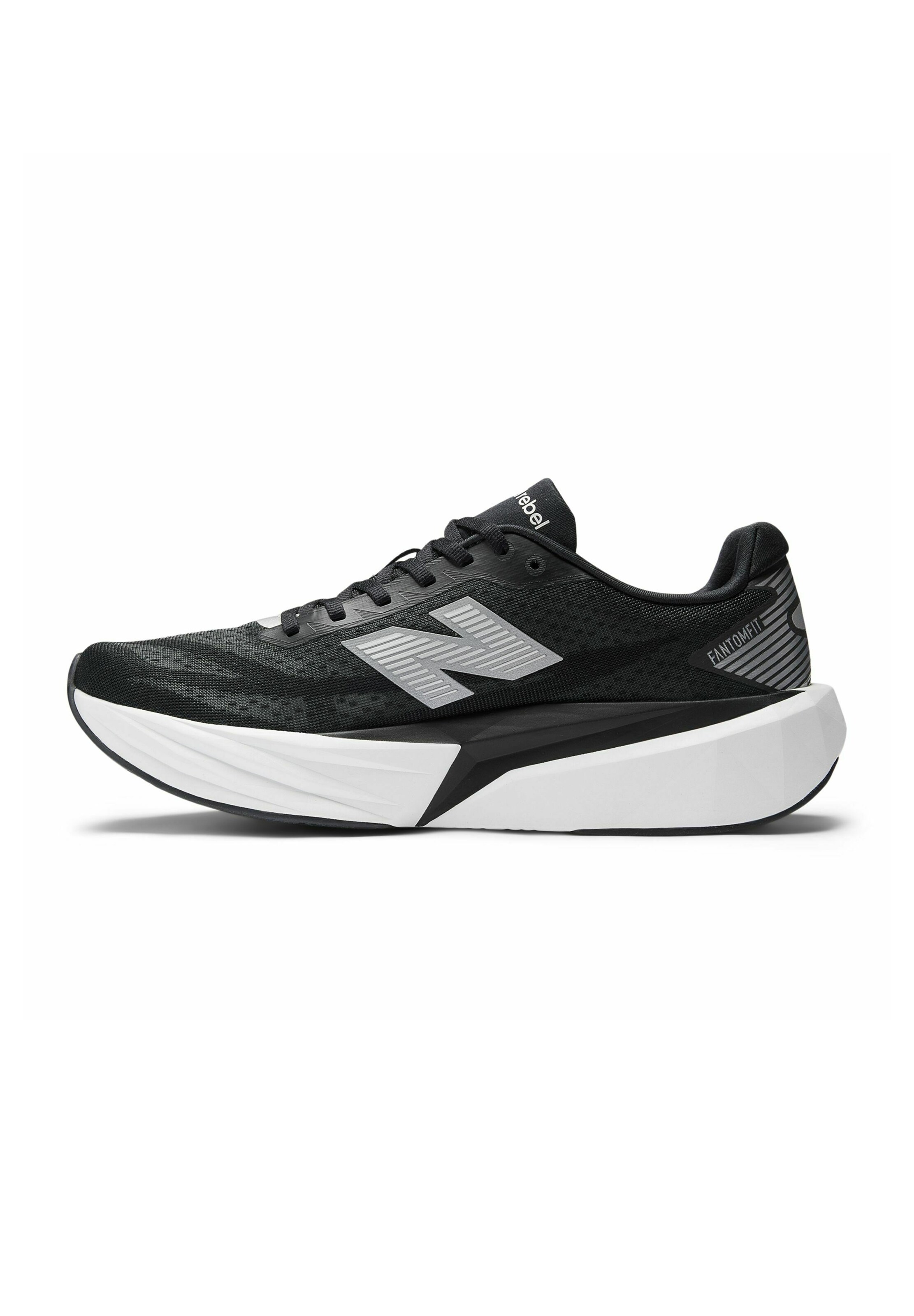 new balance Παπούτσι για τρέξιμο 'Rebel v5' σε μαύρο