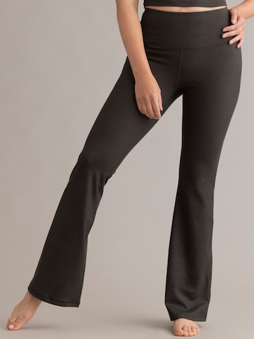 Hey Honey - Acampanado Leggings 'Flared Always Dressed' en verde