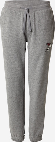 Effilé Pantalon 'Detroit' s.Oliver en gris : devant