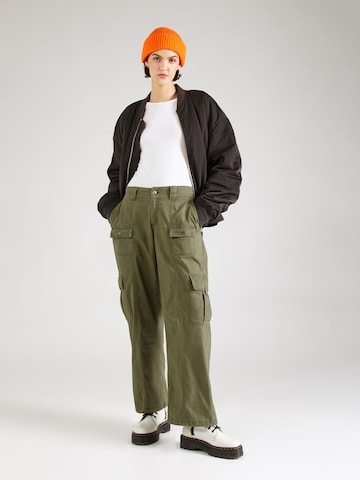 HOLLISTER Loose fit Cargo trousers in Green