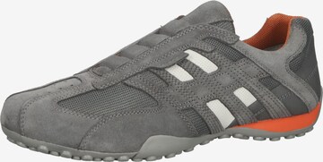 Sneaker bassa 'Uomo Snake' di GEOX in grigio: frontale