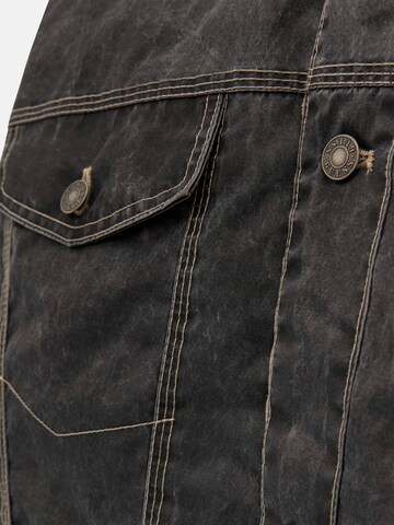 GUESS Jacke in Schwarz