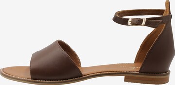 DreiMaster Vintage Sandals in Brown: front