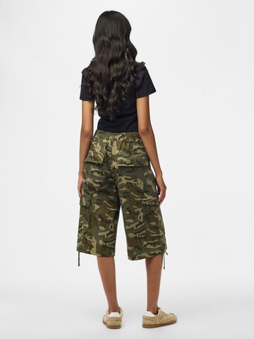 PIECES Baggy Shorts 'PCMimmi' in Grün