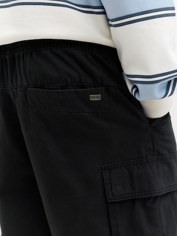 Pull&Bear Loosefit Kalhoty – černá