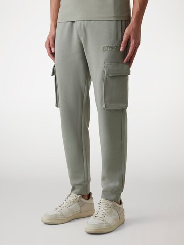 GUESS Tapered Cargo Pants in Green: front
