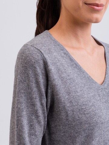 Pullover di CASH-MERE.CH in grigio