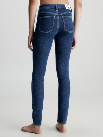 Coupe slim Jean Calvin Klein Jeans en bleu