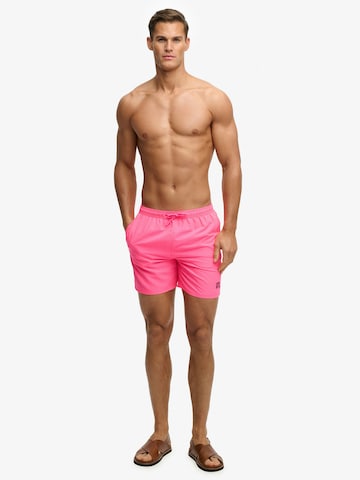 Superdry & Co Rövid fürdőnadrágok 'ESSENTIAL 16' - rózsaszín