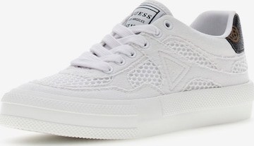 GUESSNiske tenisice 'Conah' - bijela boja: prednji dio