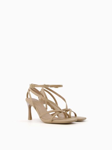 Bershka Sandalen met riem in Beige