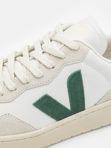Sneaker low 'V-90' de la Veja pe alb