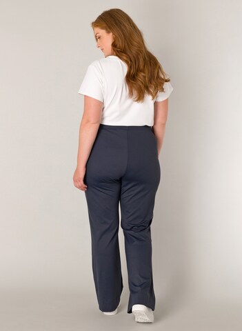 BASE LEVEL CURVY Flared Pants in Blue