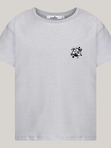 SATURNDAY Shirt 'Fußball' in Grijs