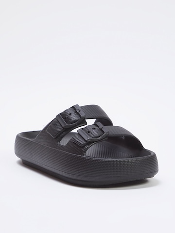 Mule Trendyol en noir : devant