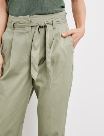 GERRY WEBER Regular Pleated Pants in Green