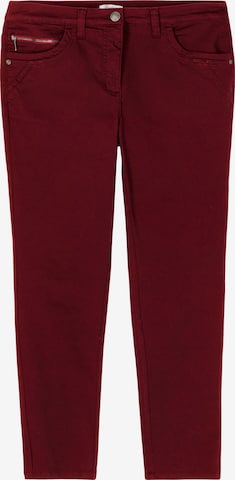 SHEEGO Slim fit Pants in Red: front