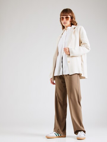 Soft Rebels Loosefit Παντελόνι με τσάκιση 'Vilja' σε καφέ