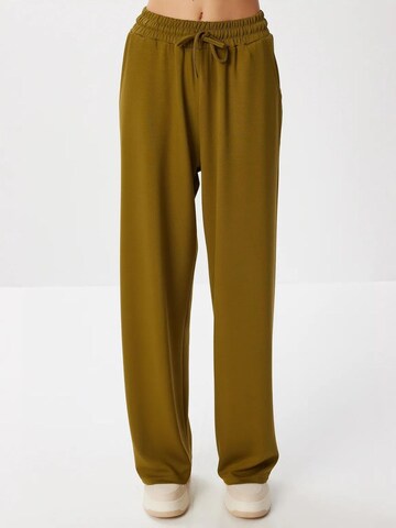 Happiness İstanbul Broekpak in Groen