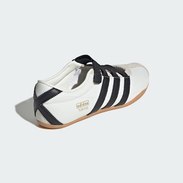 Baskets basses 'Tokyo' ADIDAS ORIGINALS en blanc