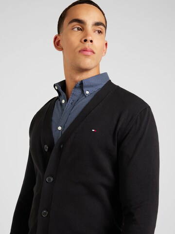TOMMY HILFIGER Gebreid vest 'ESSENTIAL' in Zwart