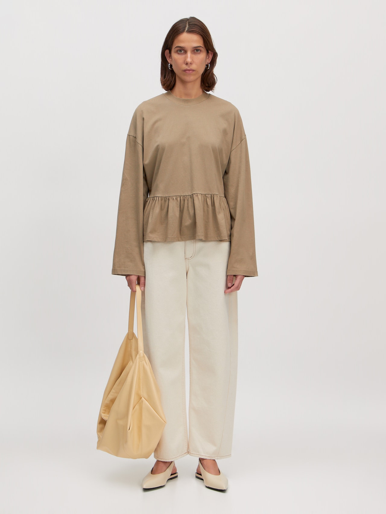 EDITED Producten Shirt 'Ulinka' Taupe