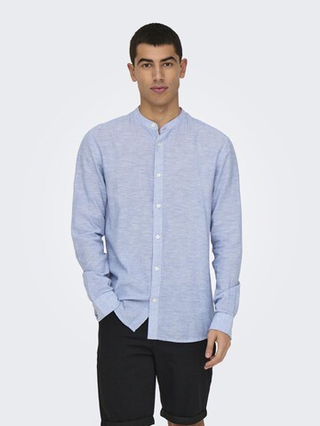 Coupe slim Chemise 'CAIDEN' Only & Sons en bleu : devant