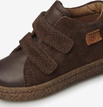 NATURINO Sneakers 'ALBUS VL' in Bruin: voorkant