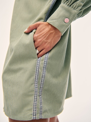 Rochie tip bluză de la Kamila Šikl pe verde