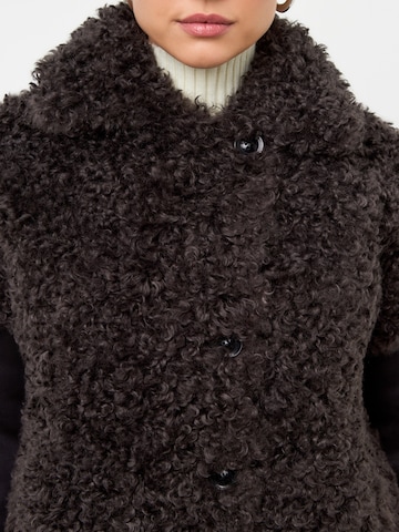 CESARE GASPARI Winter coat in Brown