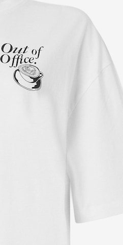 HUGO Paita värissä valkoinen: etupuoli