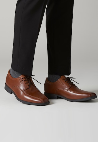 CLARKS Lace-up shoe 'Tilden' in Brown: front