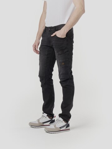 Regular Pantaloni eleganți de la KOROSHI pe negru