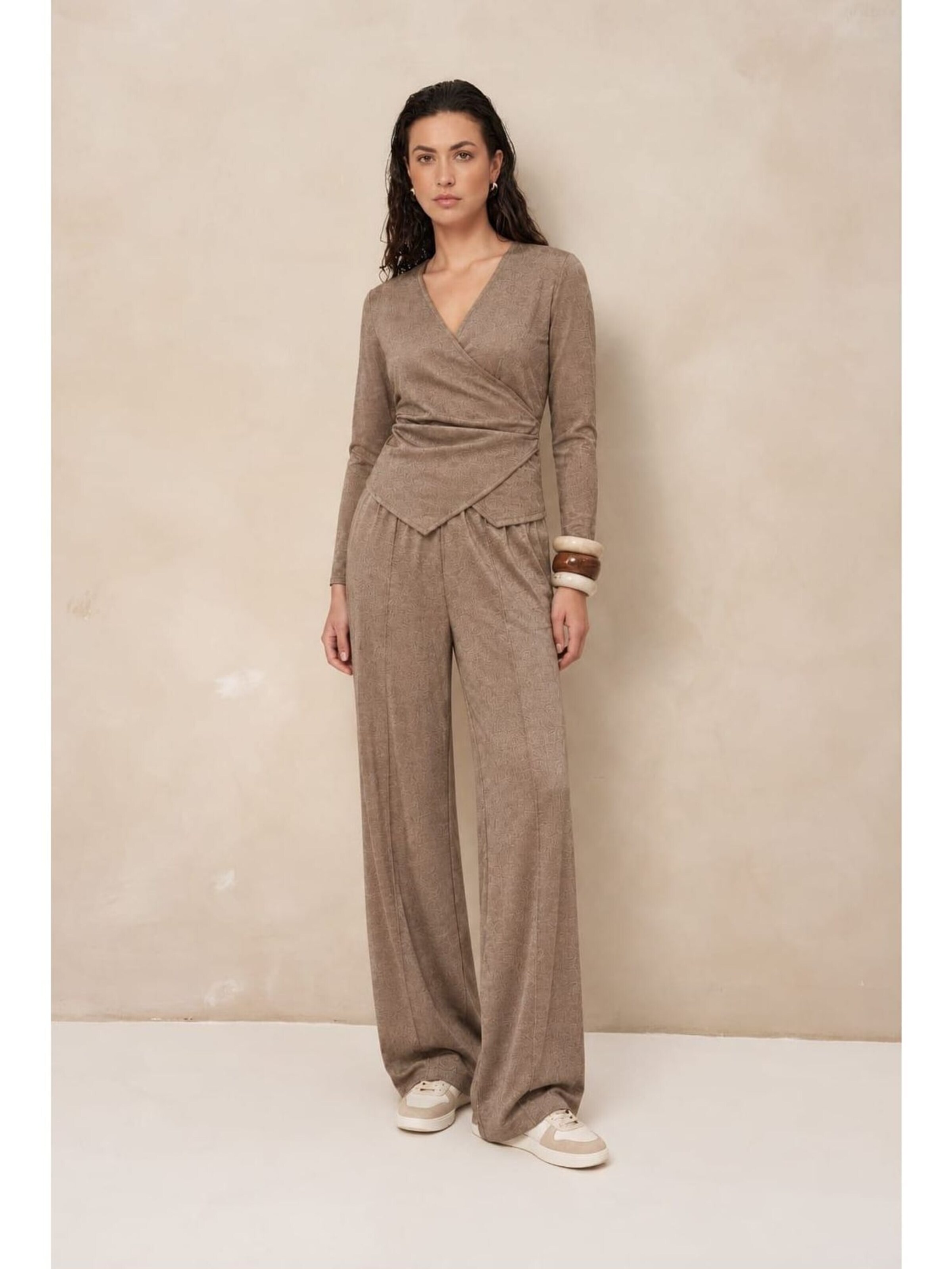 LOFTY MANNER Top 'RJ06 - Top Jori - Wrap' in Grey