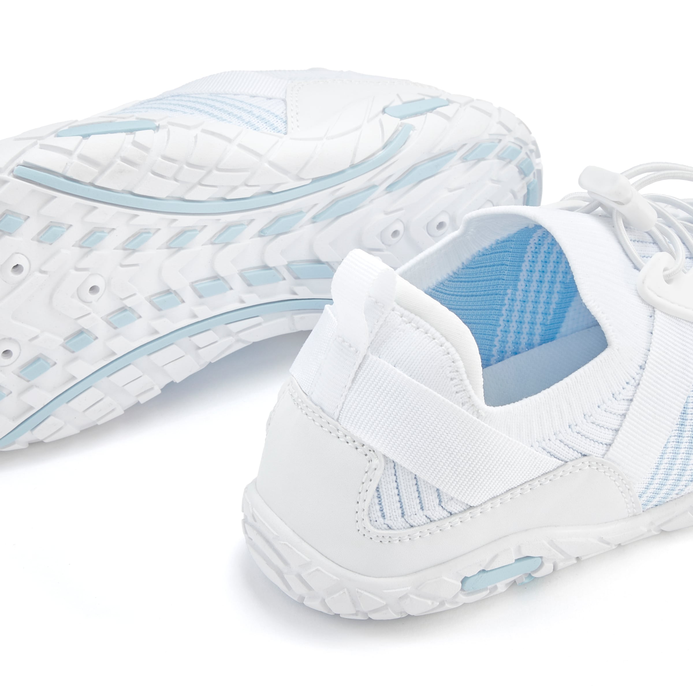 Sneaker low de la LASCANA pe albastru