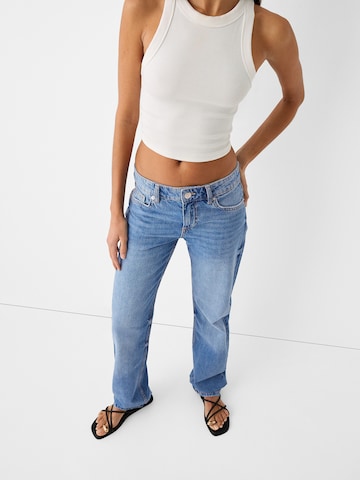 Regular Jeans de la Bershka pe albastru